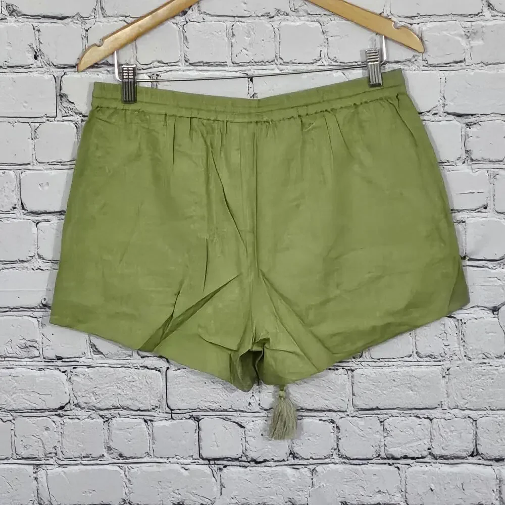 2/$30 Andie The Graciosa Linen Shorts Ivy Size M | Lightweight Summer Essential - Picture 3 of 6